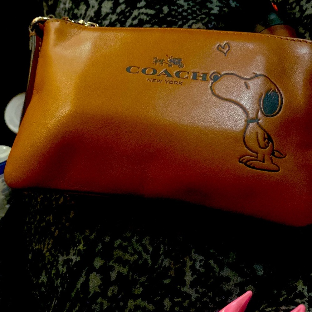 Coach Snoopy kiss wristlet!